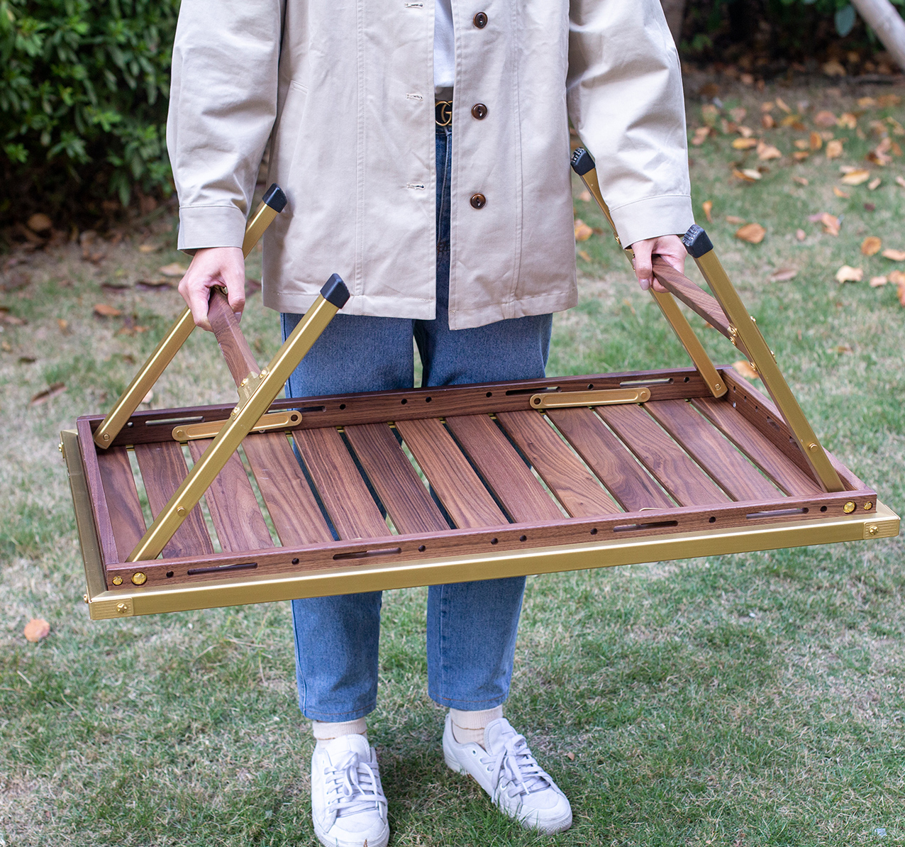 Outdoor folding table