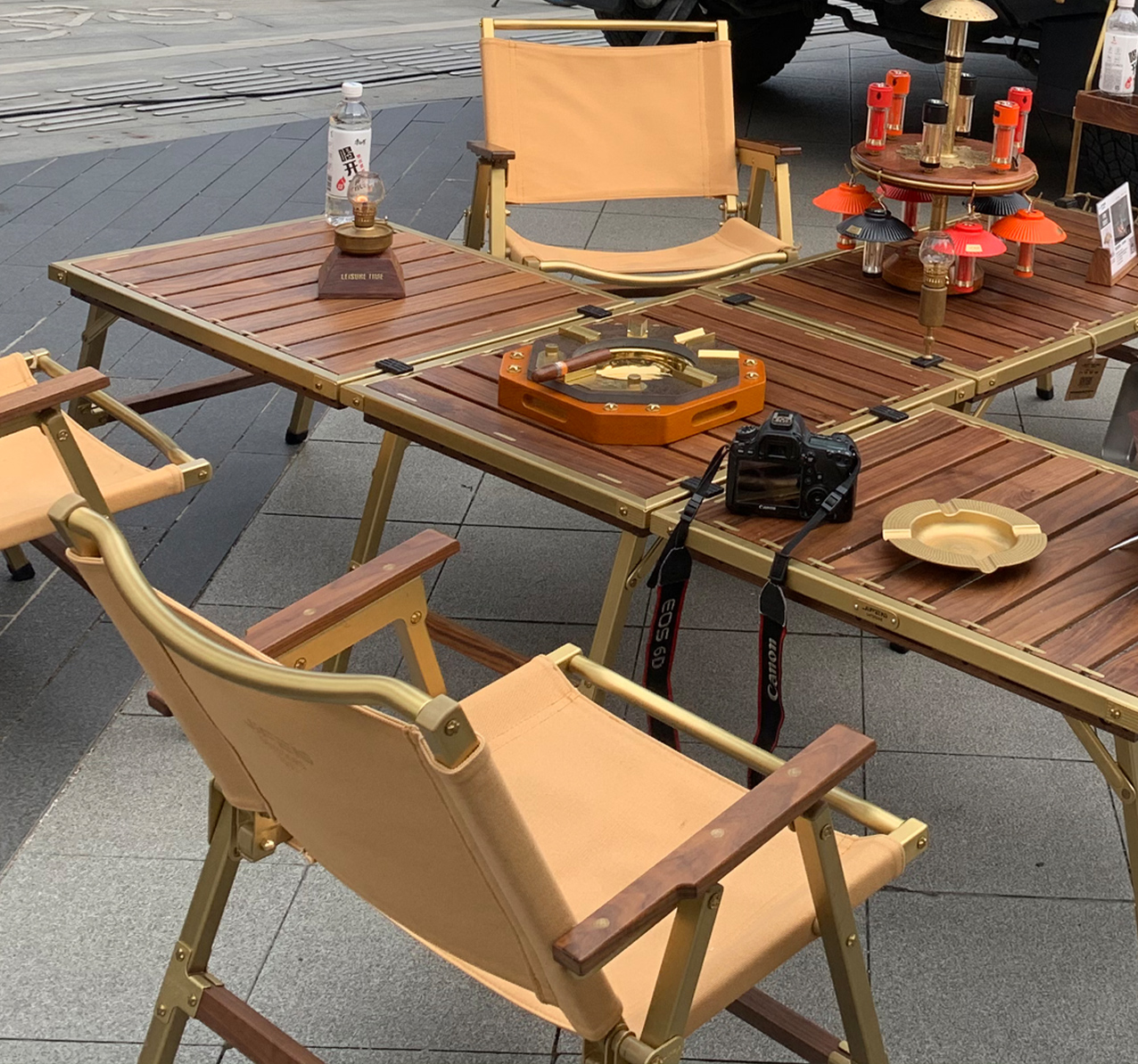 Outdoor folding table